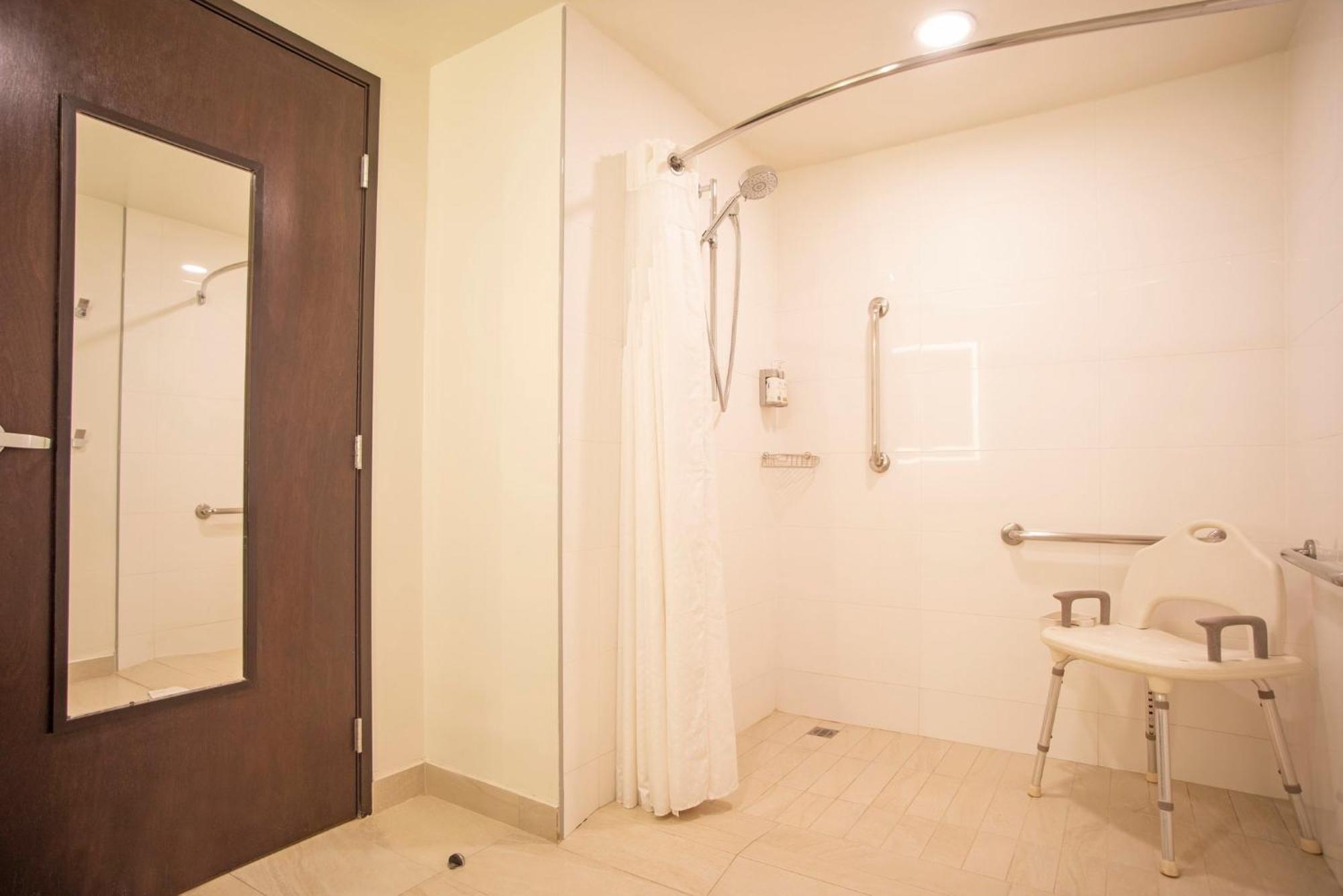 Holiday Inn Express Guadalajara Iteso By Ihg Zapopan Extérieur photo