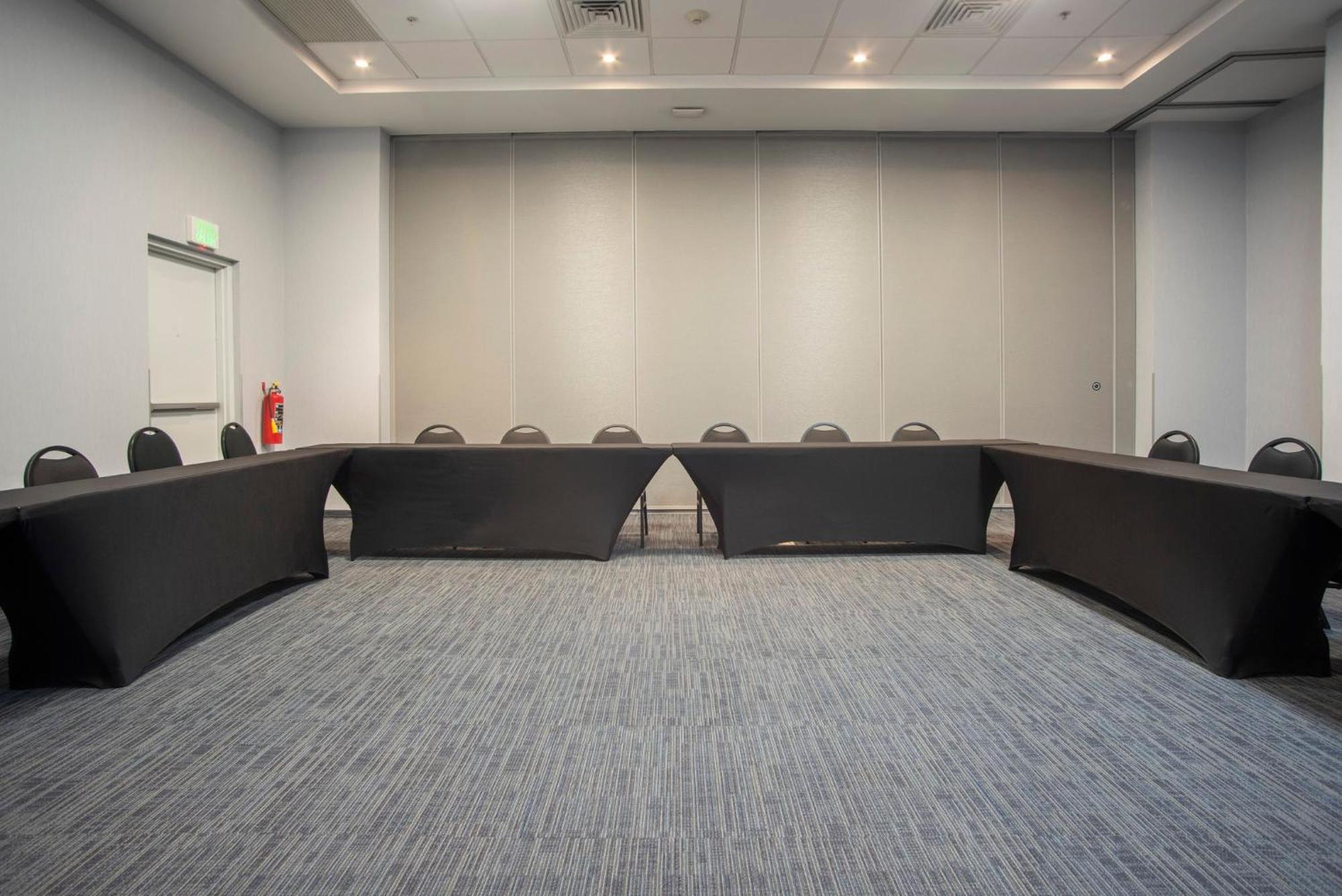 Holiday Inn Express Guadalajara Iteso By Ihg Zapopan Extérieur photo