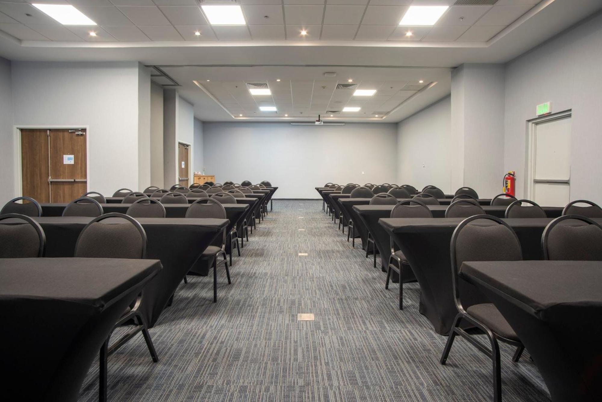 Holiday Inn Express Guadalajara Iteso By Ihg Zapopan Extérieur photo