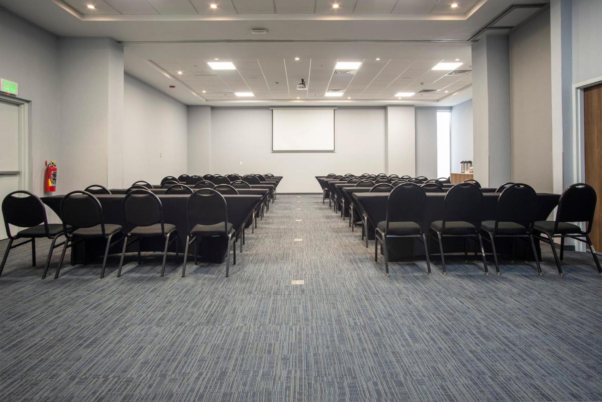 Holiday Inn Express Guadalajara Iteso By Ihg Zapopan Extérieur photo